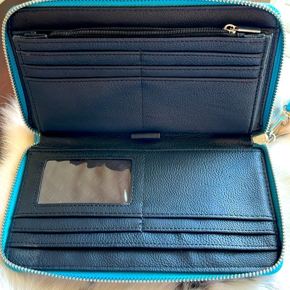 Steve Madden zip around wallet wristlet, teal green with gold hardware. CLEAN!! - Picture 5 of 8